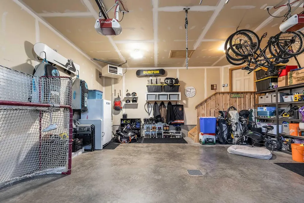 184 Hamptons Way SE Medicine Hat AB T1B 0E1