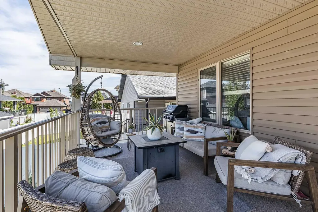 184 Hamptons Way SE Medicine Hat AB T1B 0E1