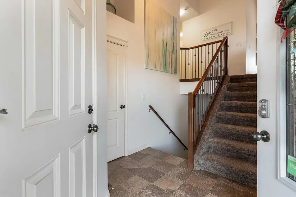 184 Hamptons Way SE Medicine Hat AB T1B 0E1