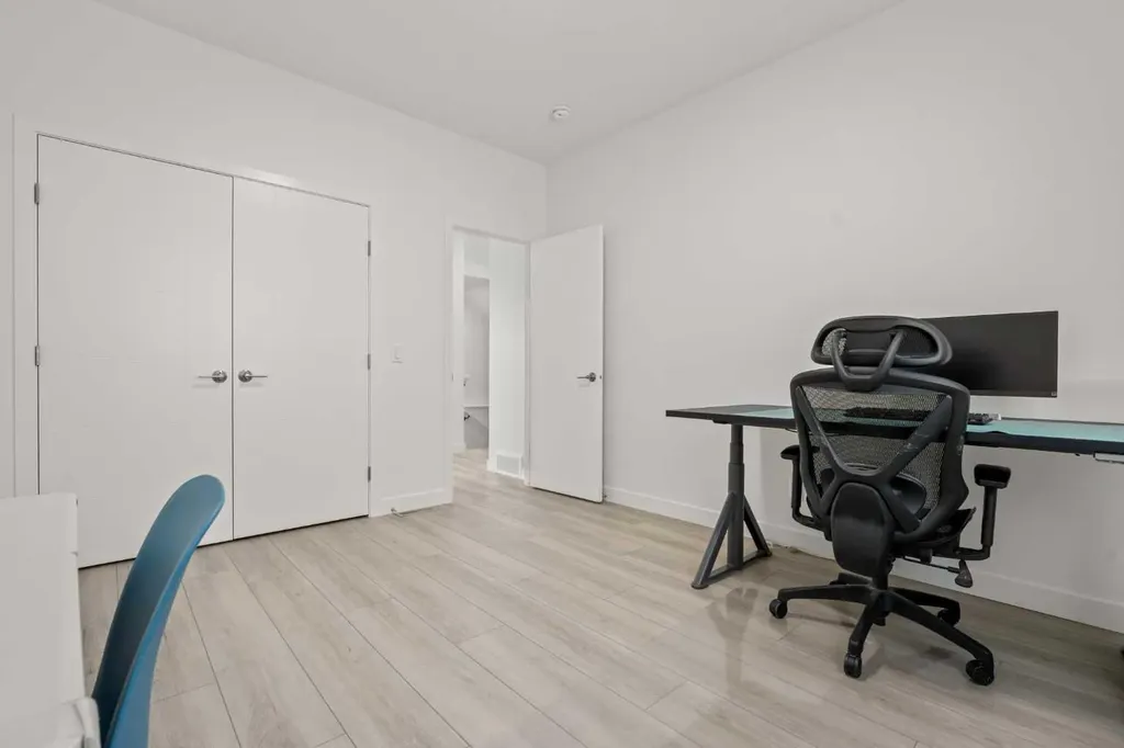 195 Setonstone Landing SE Calgary AB T3M 3R5