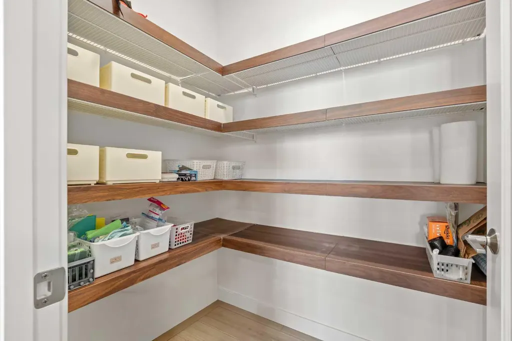 195 Setonstone Landing SE Calgary AB T3M 3R5