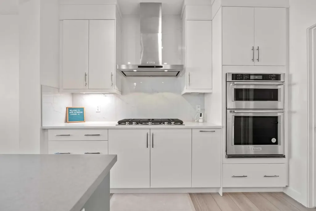 195 Setonstone Landing SE Calgary AB T3M 3R5