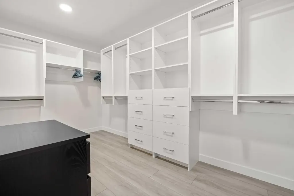 195 Setonstone Landing SE Calgary AB T3M 3R5