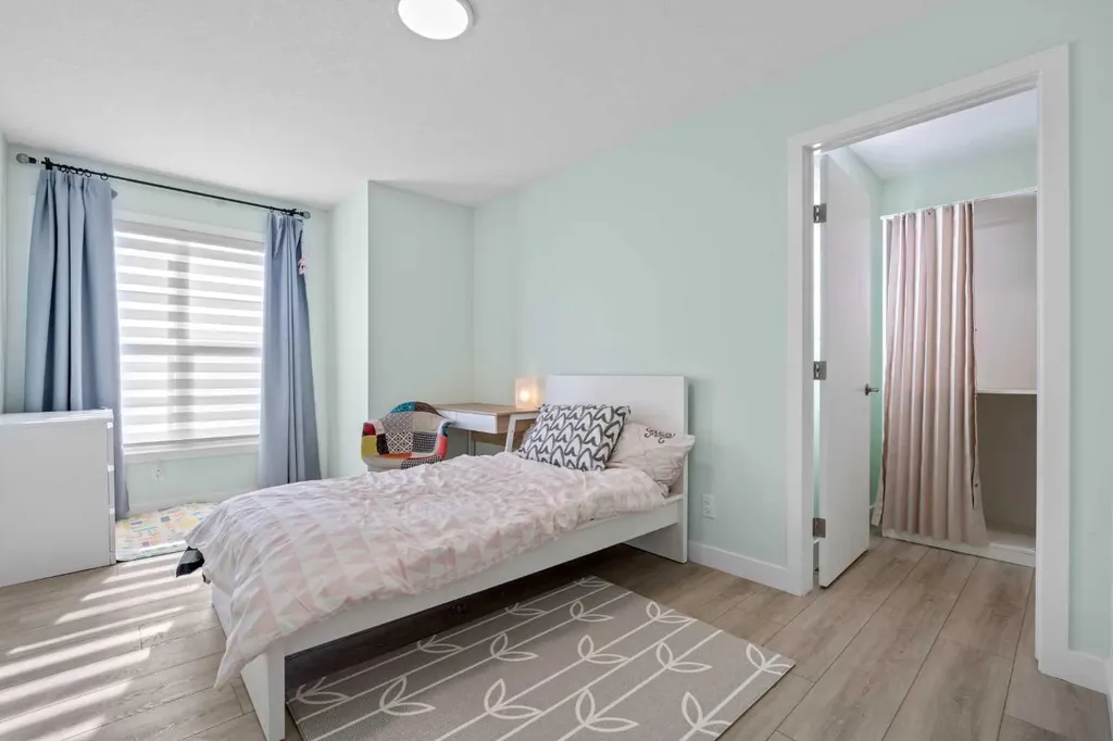195 Setonstone Landing SE Calgary AB T3M 3R5