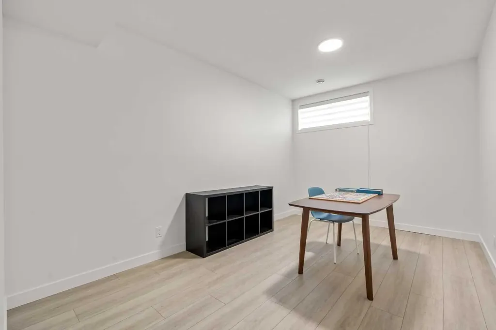 195 Setonstone Landing SE Calgary AB T3M 3R5