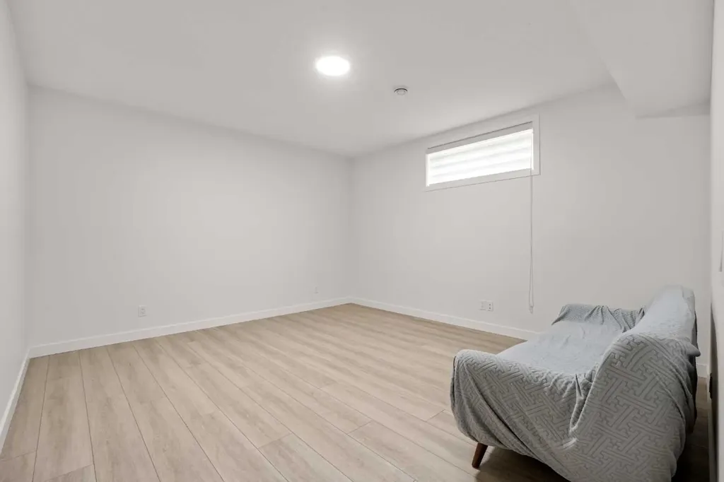 195 Setonstone Landing SE Calgary AB T3M 3R5