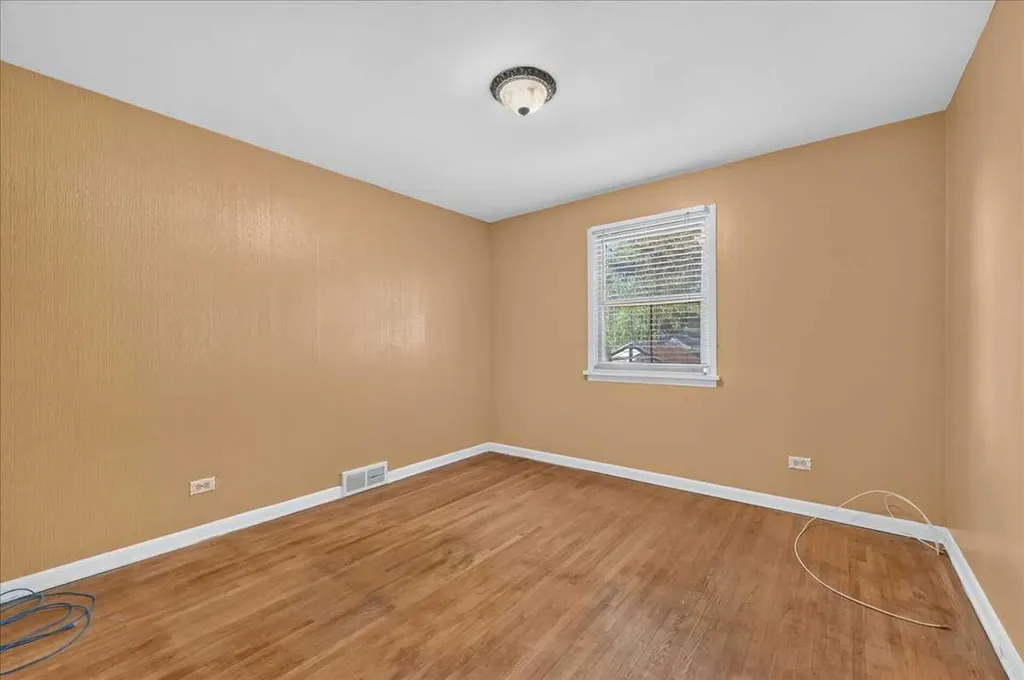 1739 19 Avenue NW Calgary AB T2M 1B4