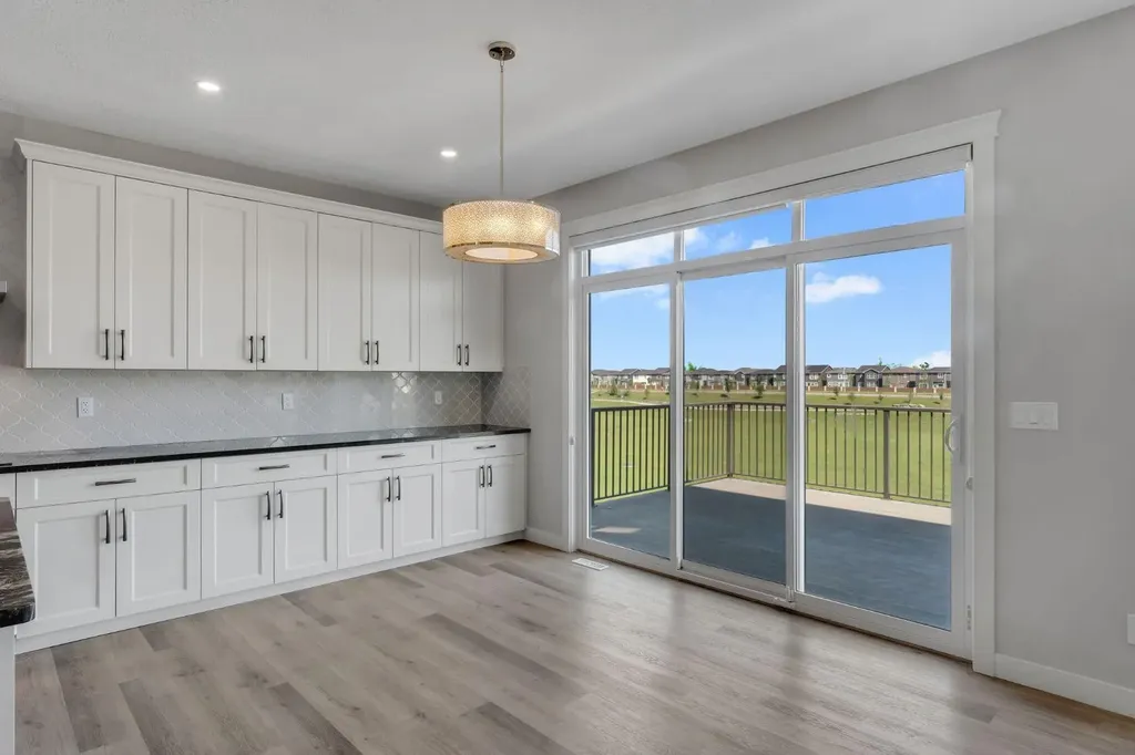 40 Evansfield Manor NW Calgary AB T3P 1J9