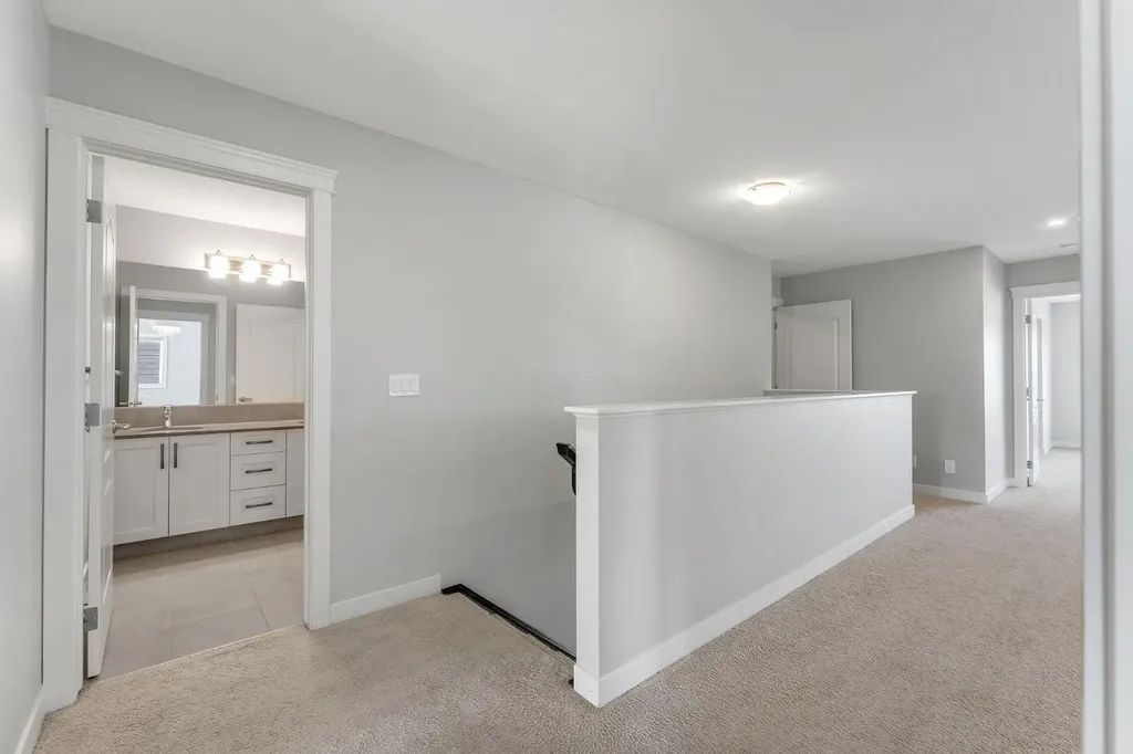 40 Evansfield Manor NW Calgary AB T3P 1J9