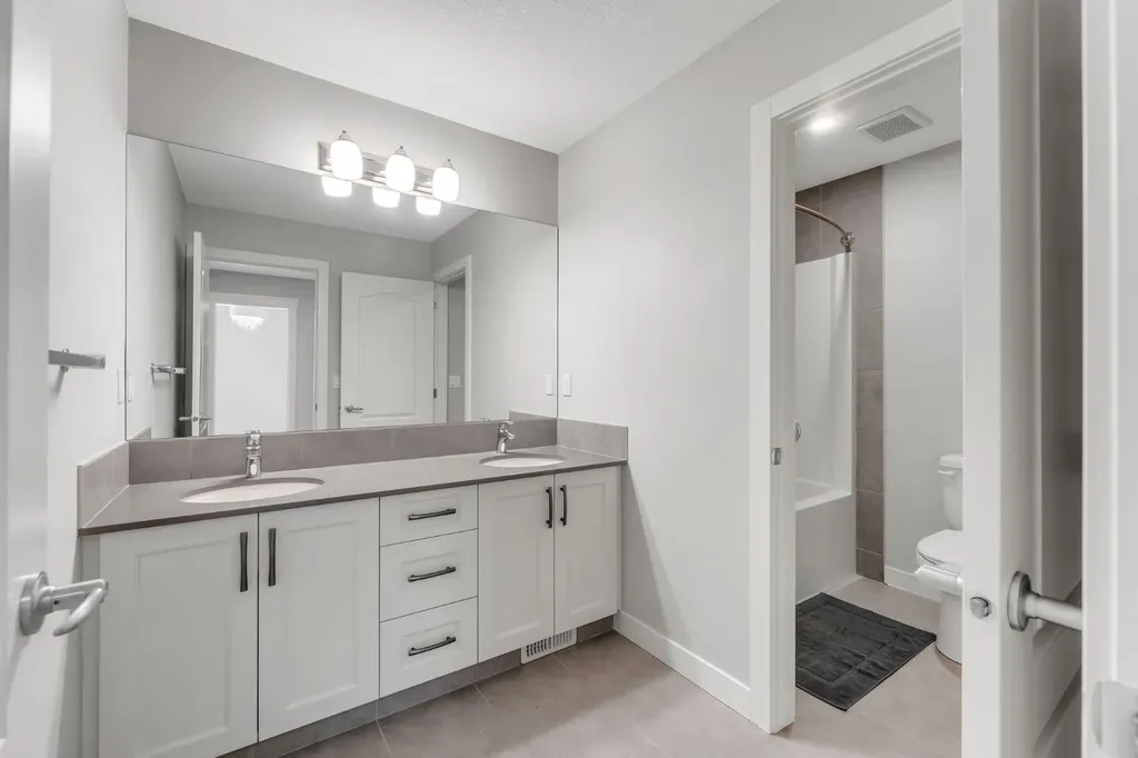 40 Evansfield Manor NW Calgary AB T3P 1J9