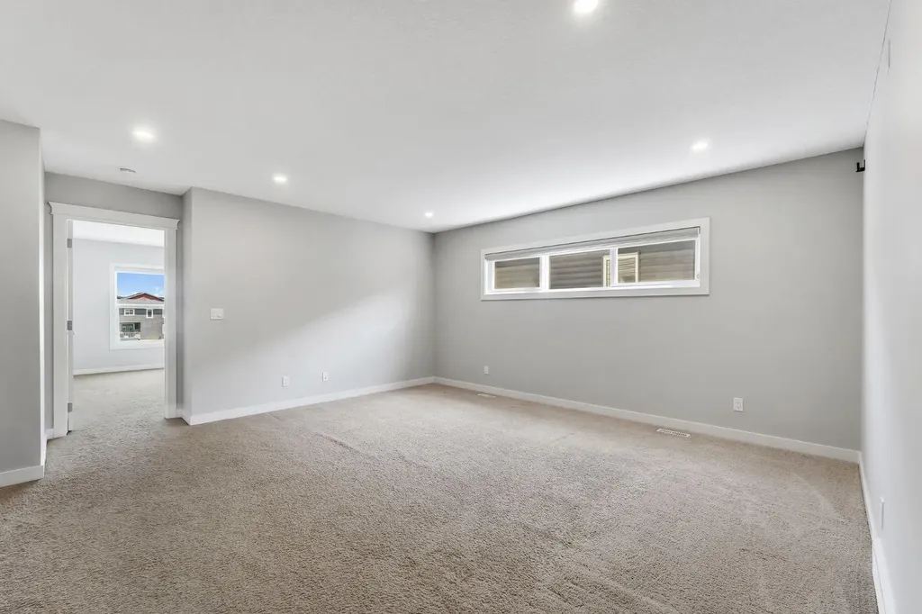 40 Evansfield Manor NW Calgary AB T3P 1J9