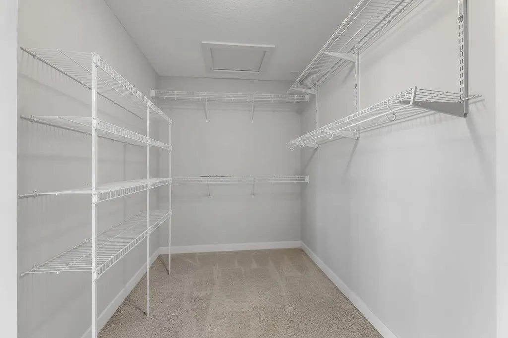 40 Evansfield Manor NW Calgary AB T3P 1J9