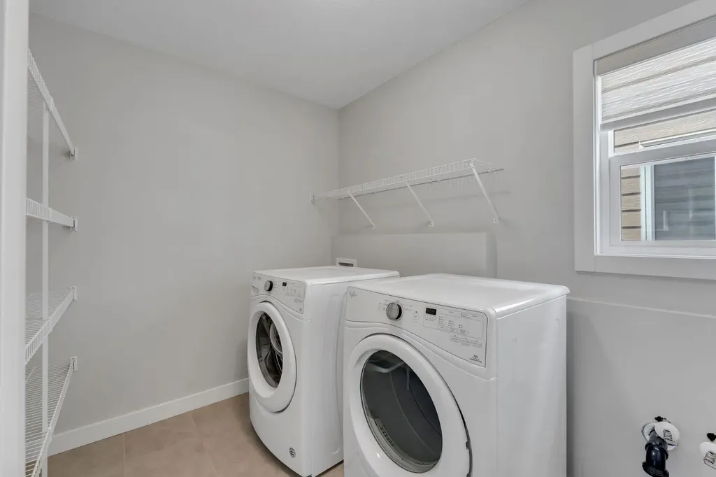 40 Evansfield Manor NW Calgary AB T3P 1J9