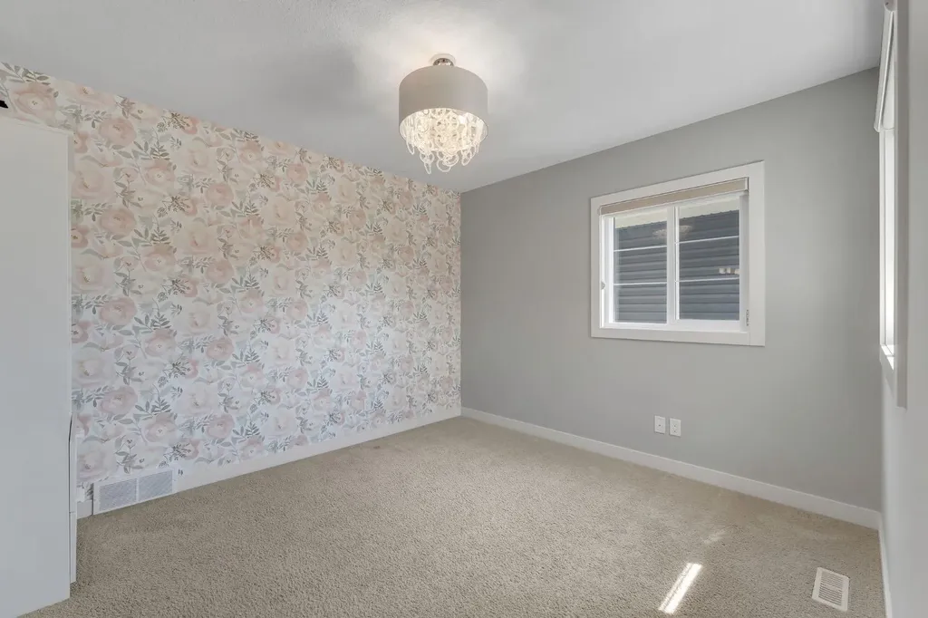 40 Evansfield Manor NW Calgary AB T3P 1J9