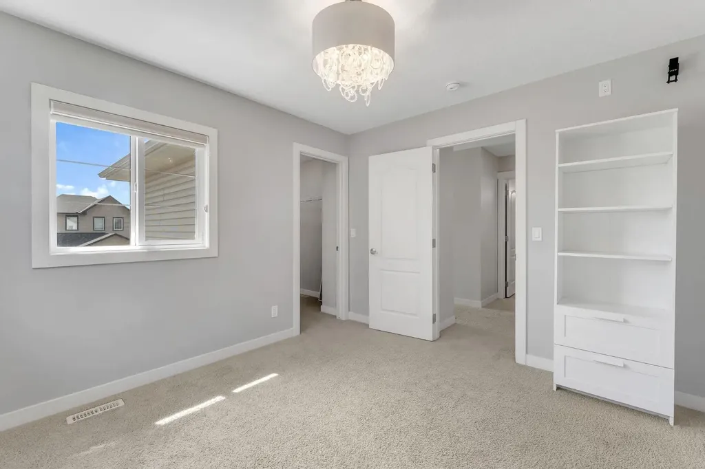 40 Evansfield Manor NW Calgary AB T3P 1J9