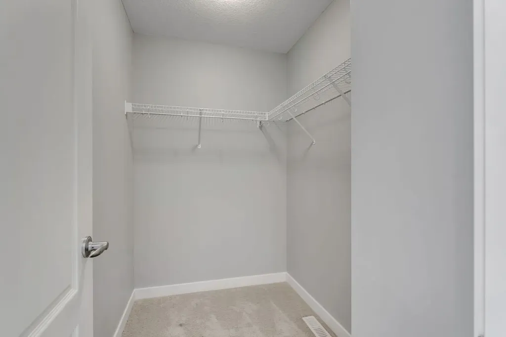 40 Evansfield Manor NW Calgary AB T3P 1J9
