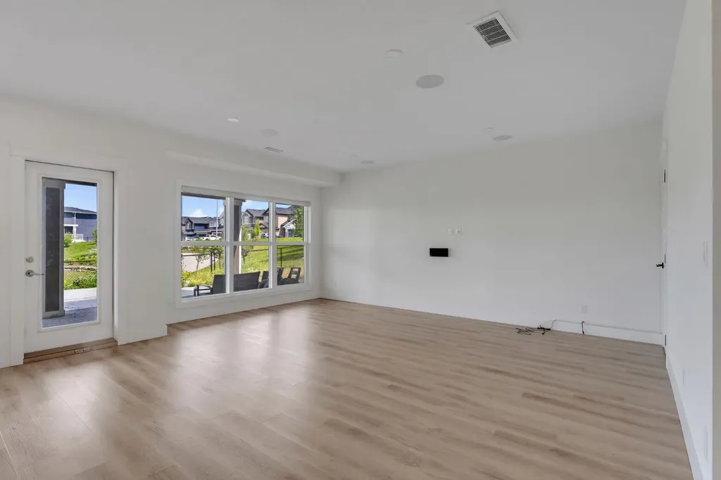 40 Evansfield Manor NW Calgary AB T3P 1J9