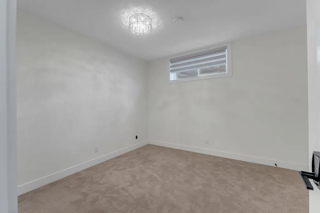 40 Evansfield Manor NW Calgary AB T3P 1J9