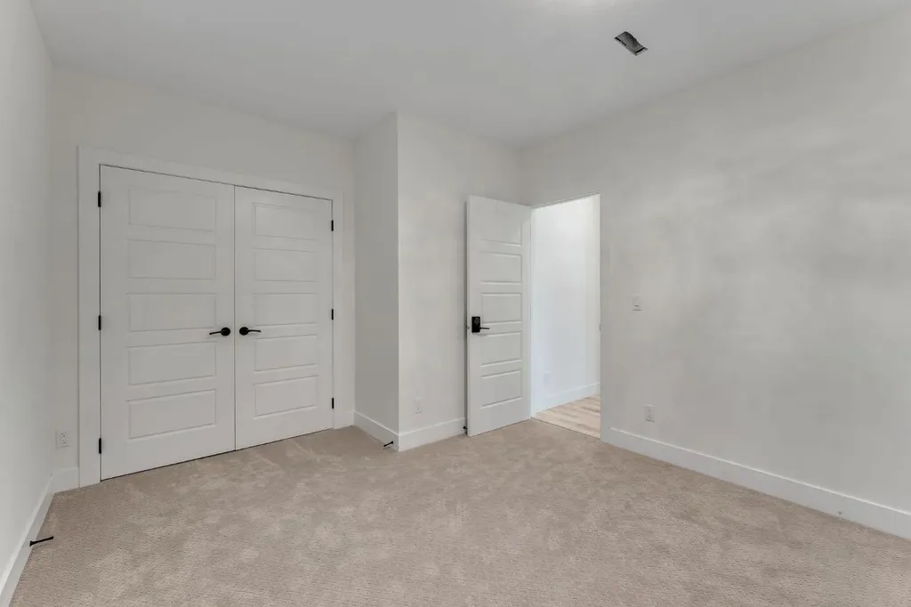 40 Evansfield Manor NW Calgary AB T3P 1J9