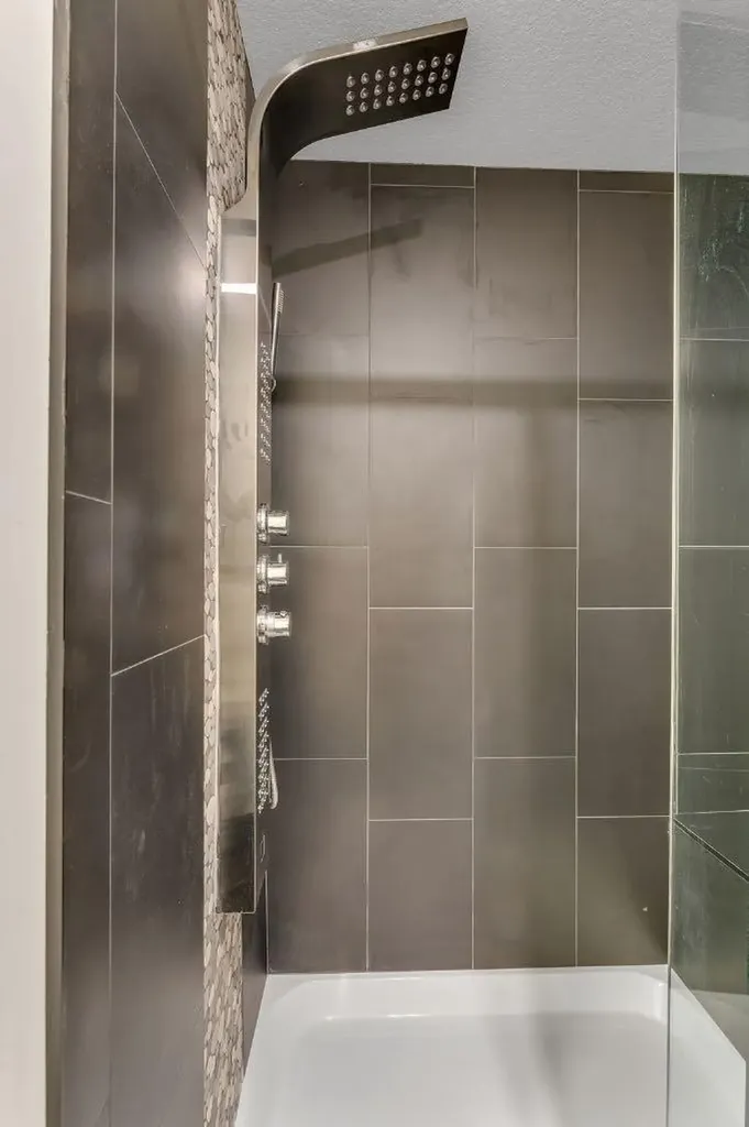 40 Evansfield Manor NW Calgary AB T3P 1J9