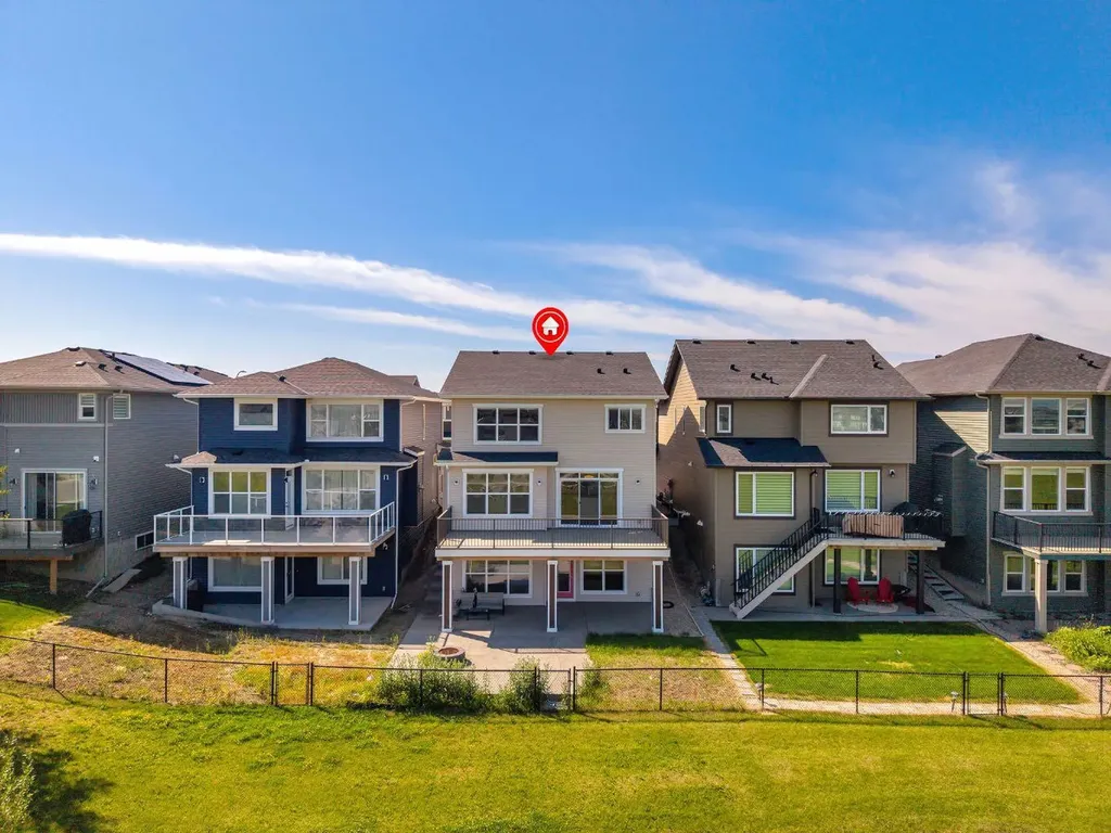 40 Evansfield Manor NW Calgary AB T3P 1J9