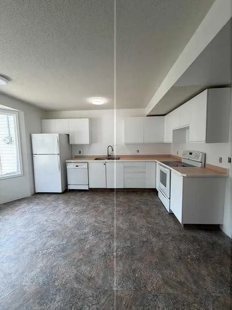501 A Centre Street N Sundre AB T0M 1X0