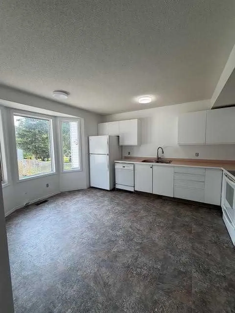 501 A Centre Street N Sundre AB T0M 1X0