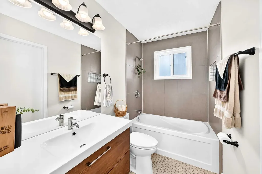 42 Rundlelawn Close NE Calgary AB T1Y 3J3