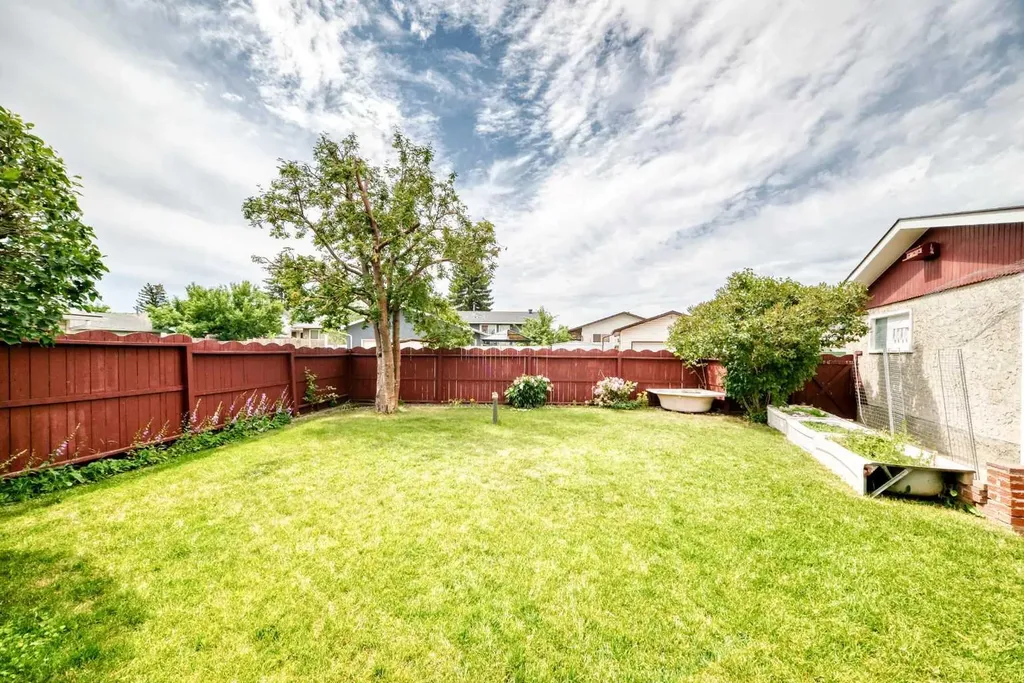 42 Rundlelawn Close NE Calgary AB T1Y 3J3