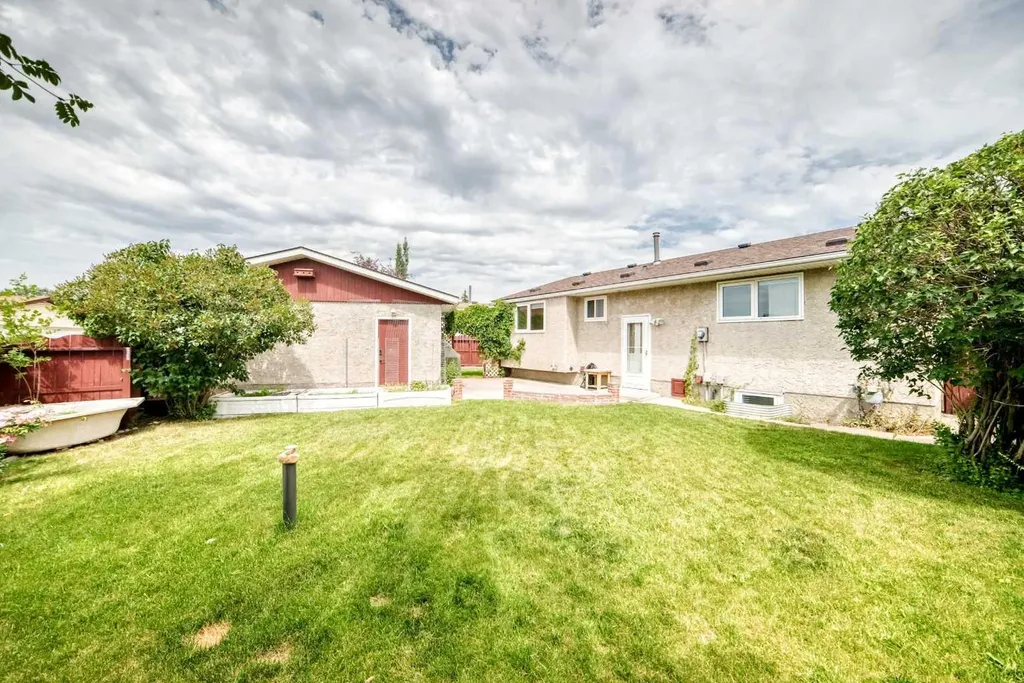 42 Rundlelawn Close NE Calgary AB T1Y 3J3
