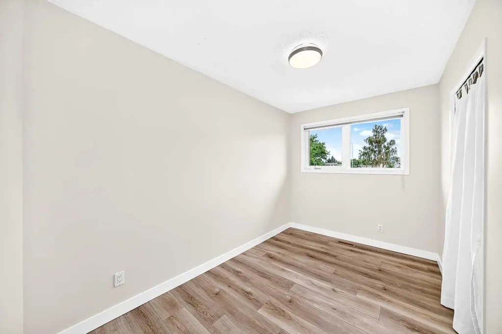 42 Rundlelawn Close NE Calgary AB T1Y 3J3