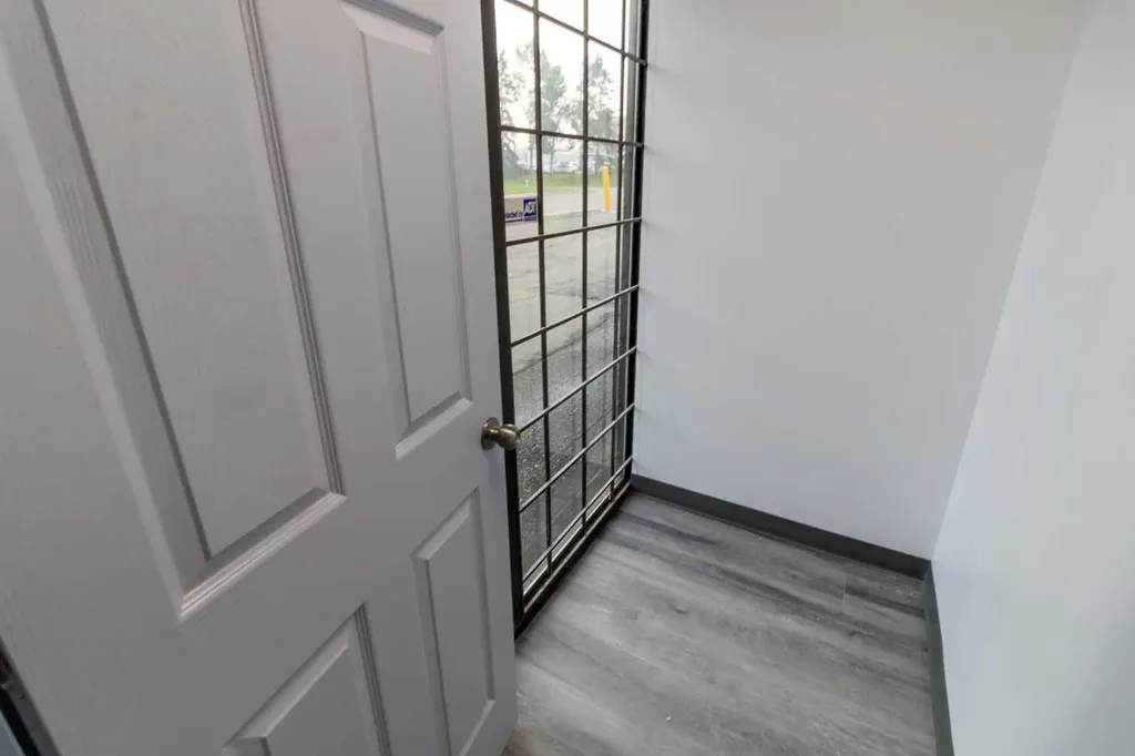 1530 27 Avenue NE Calgary AB T2E 7S6
