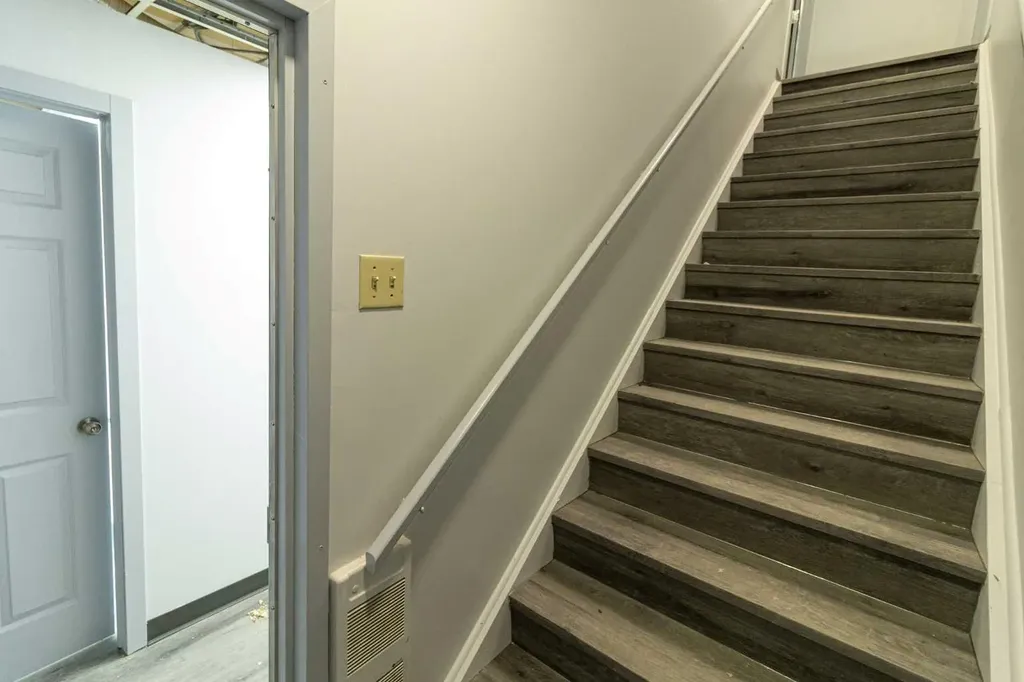 1530 27 Avenue NE Calgary AB T2E 7S6