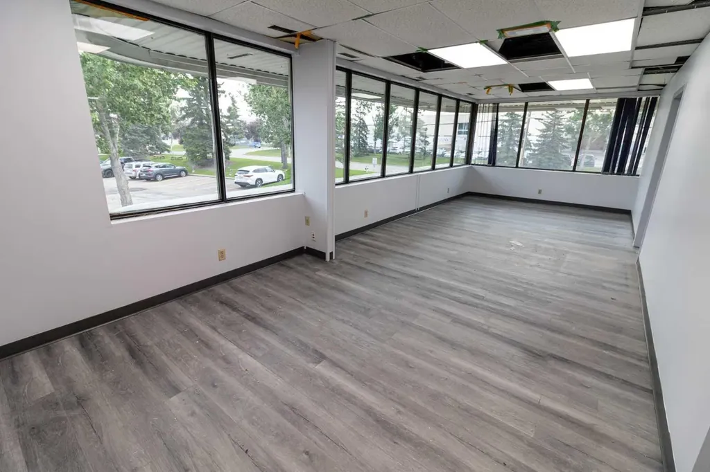 1530 27 Avenue NE Calgary AB T2E 7S6