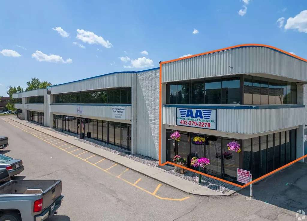 1530 27 Avenue NE Calgary AB T2E 7S6