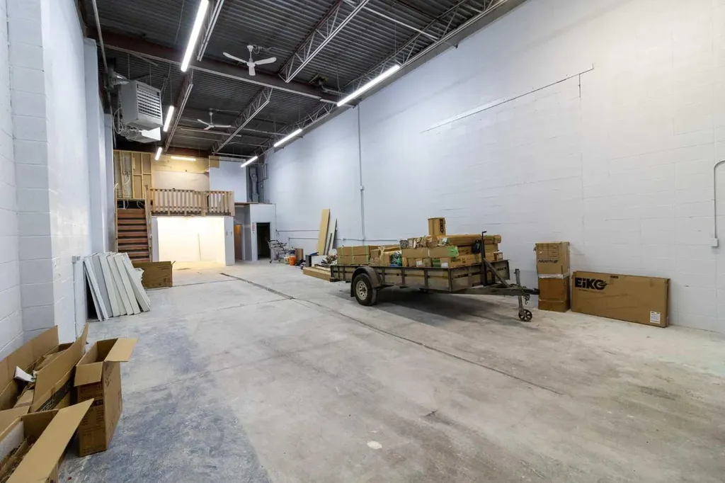 1530 27 Avenue NE Calgary AB T2E 7S6