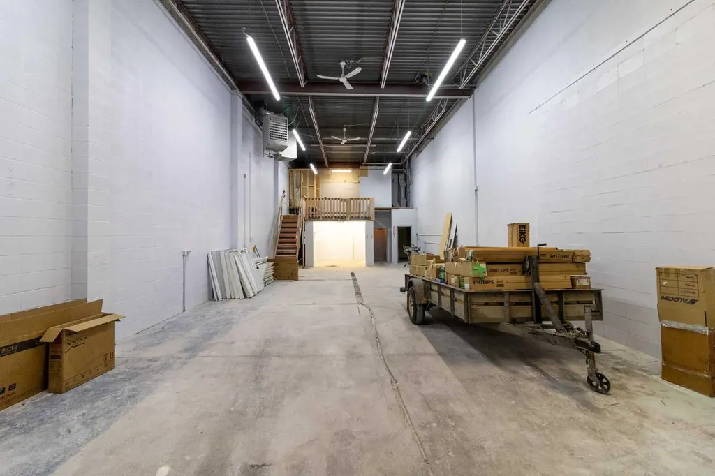 1530 27 Avenue NE Calgary AB T2E 7S6