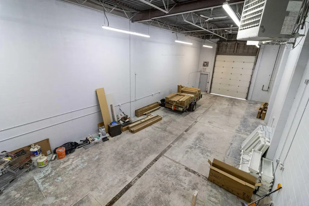 1530 27 Avenue NE Calgary AB T2E 7S6