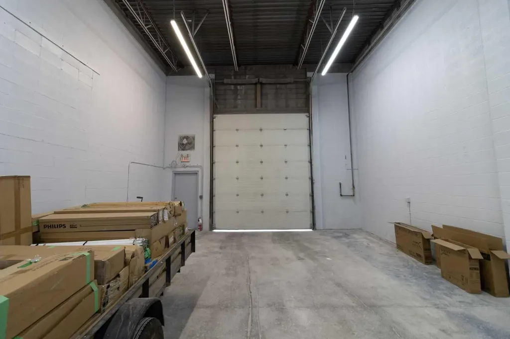 1530 27 Avenue NE Calgary AB T2E 7S6