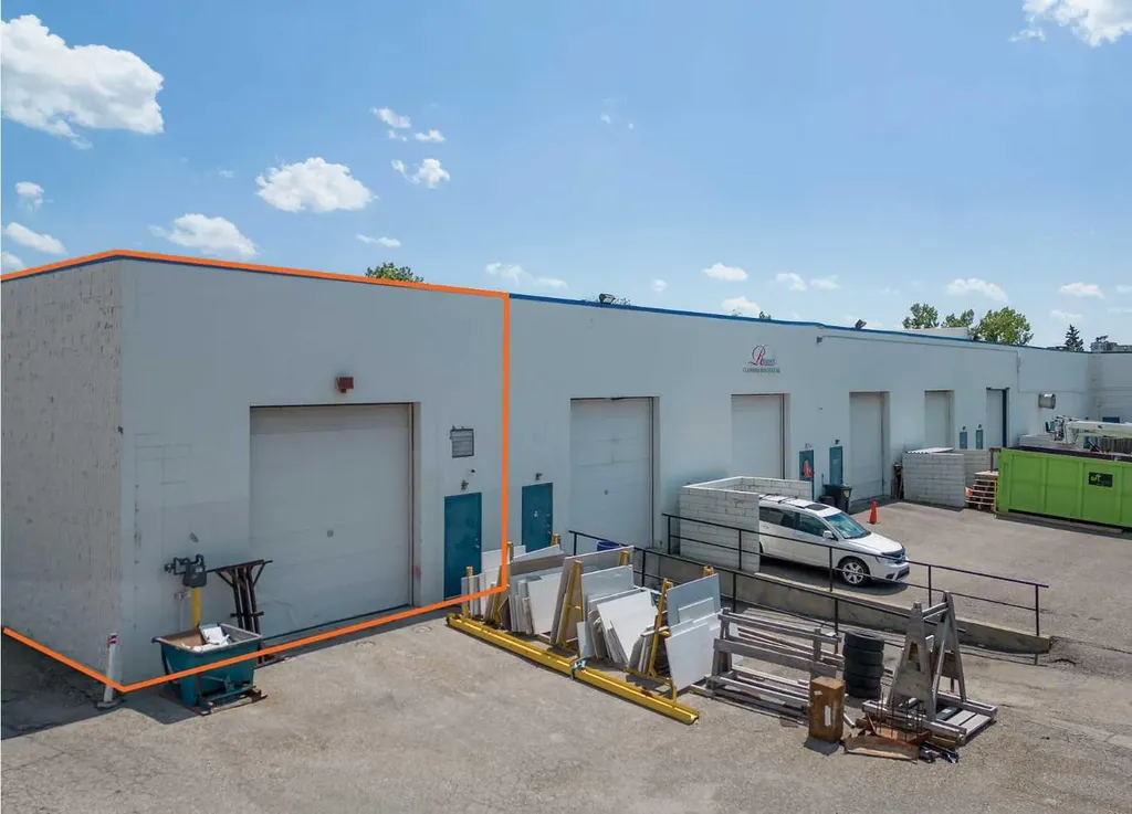 1530 27 Avenue NE Calgary AB T2E 7S6