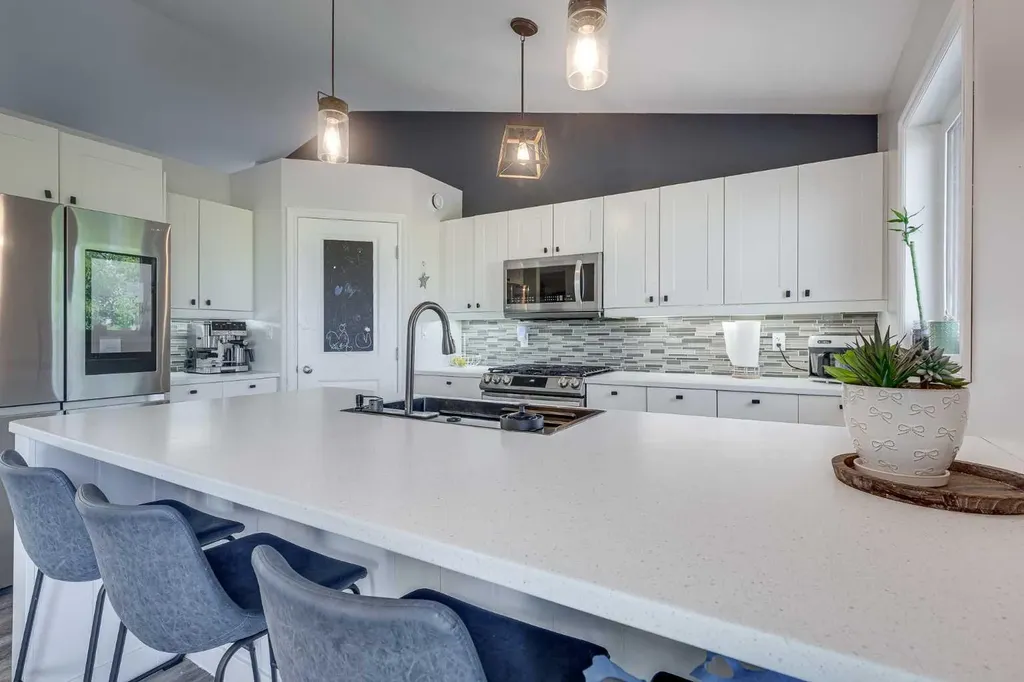 4646 58 Avenue Rimbey AB T0C 2J0