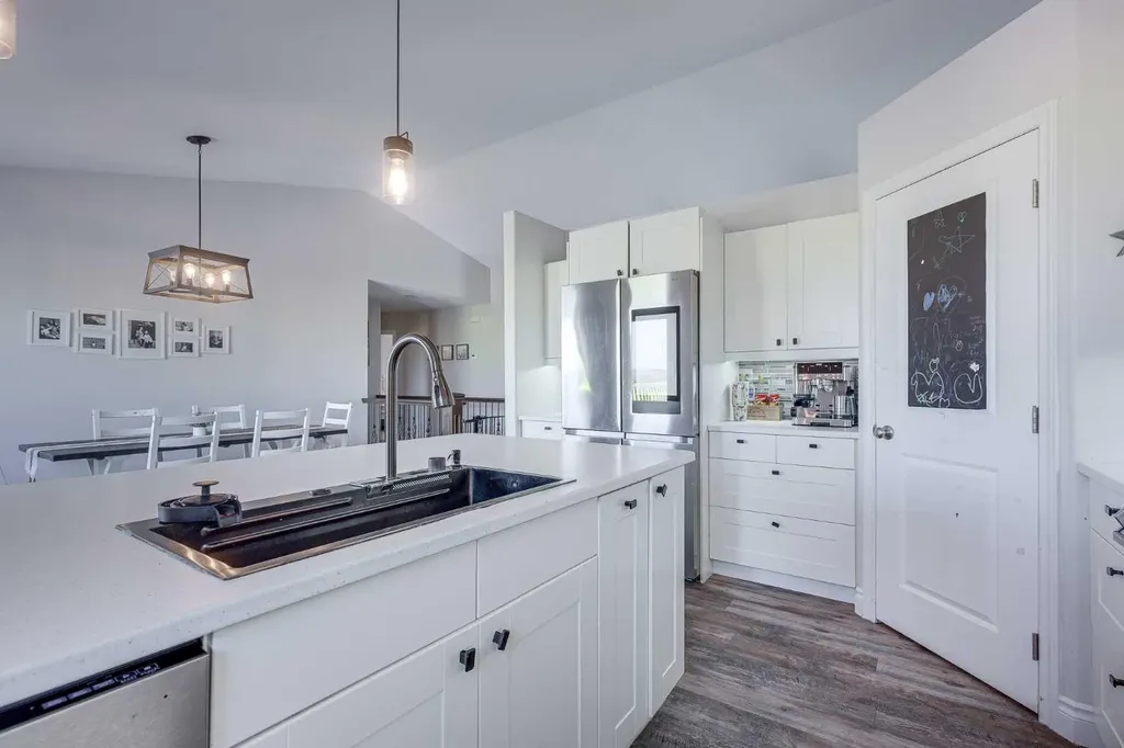 4646 58 Avenue Rimbey AB T0C 2J0
