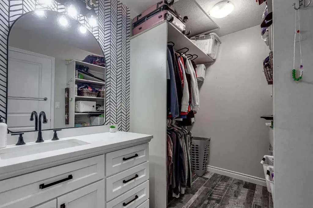 4646 58 Avenue Rimbey AB T0C 2J0
