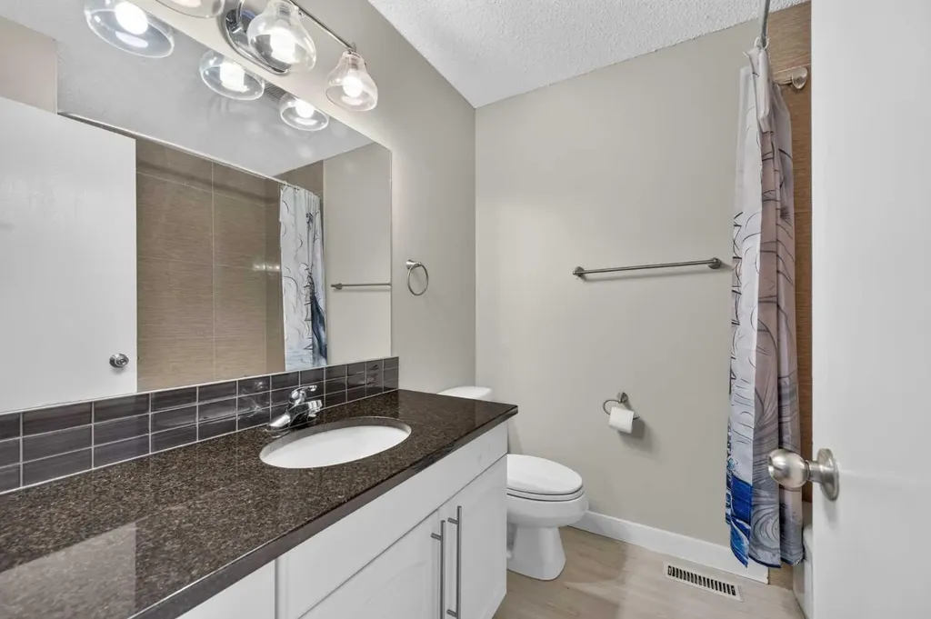 218 Bermuda Drive NW Calgary AB T3K 2A9