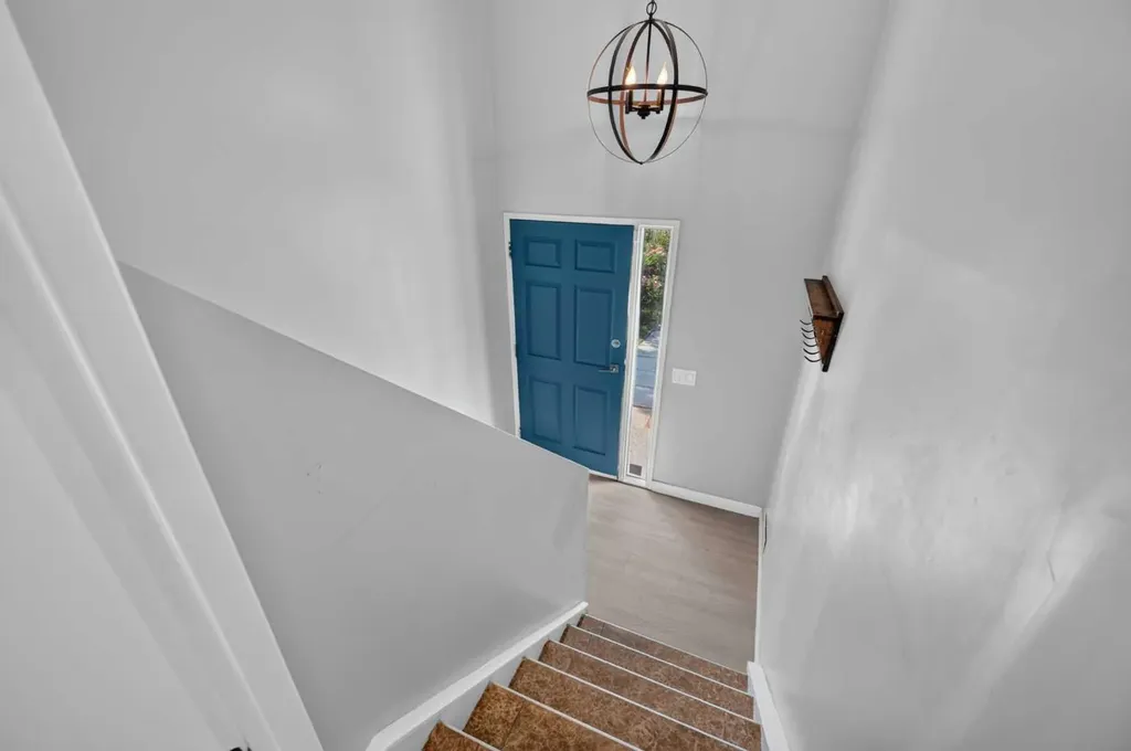 218 Bermuda Drive NW Calgary AB T3K 2A9