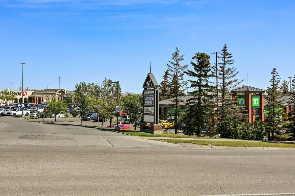 218 Bermuda Drive NW Calgary AB T3K 2A9
