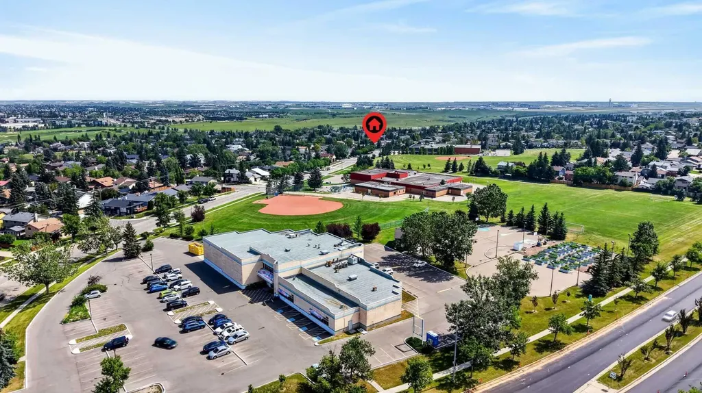 218 Bermuda Drive NW Calgary AB T3K 2A9