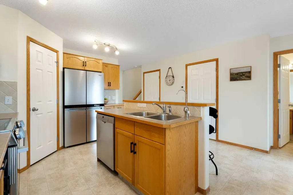 18 Moe Avenue NW Langdon AB T0J 1X2