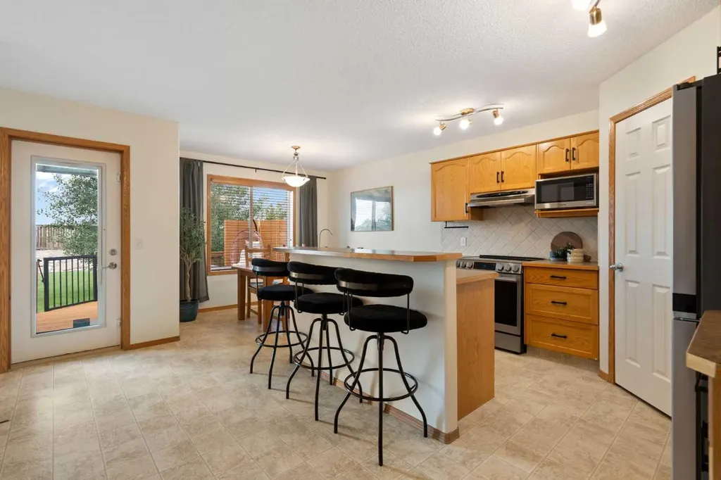 18 Moe Avenue NW Langdon AB T0J 1X2