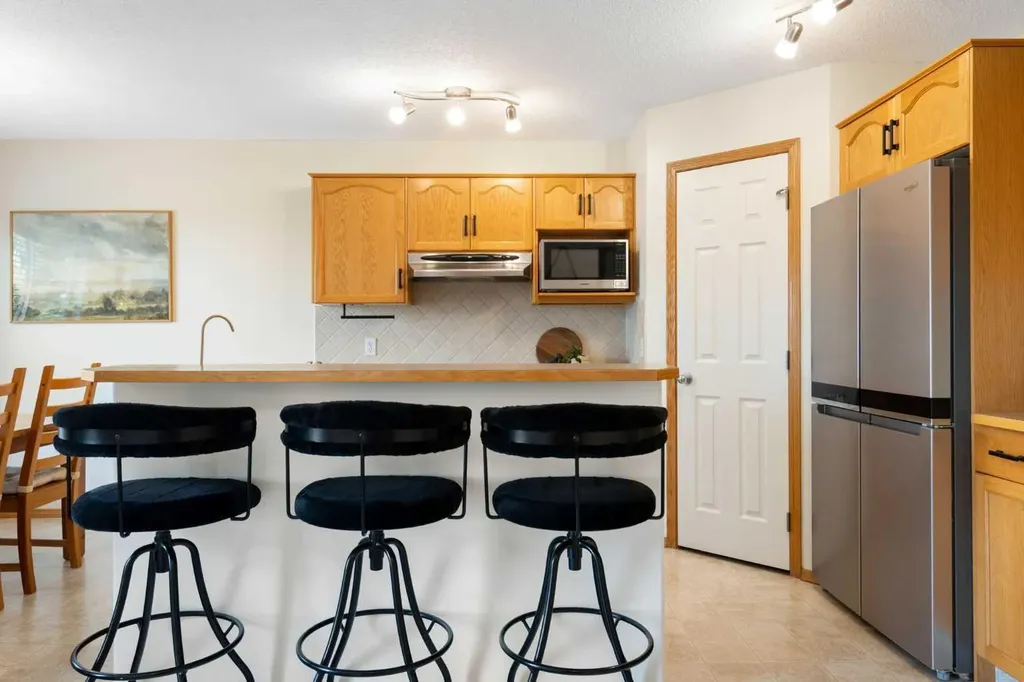 18 Moe Avenue NW Langdon AB T0J 1X2